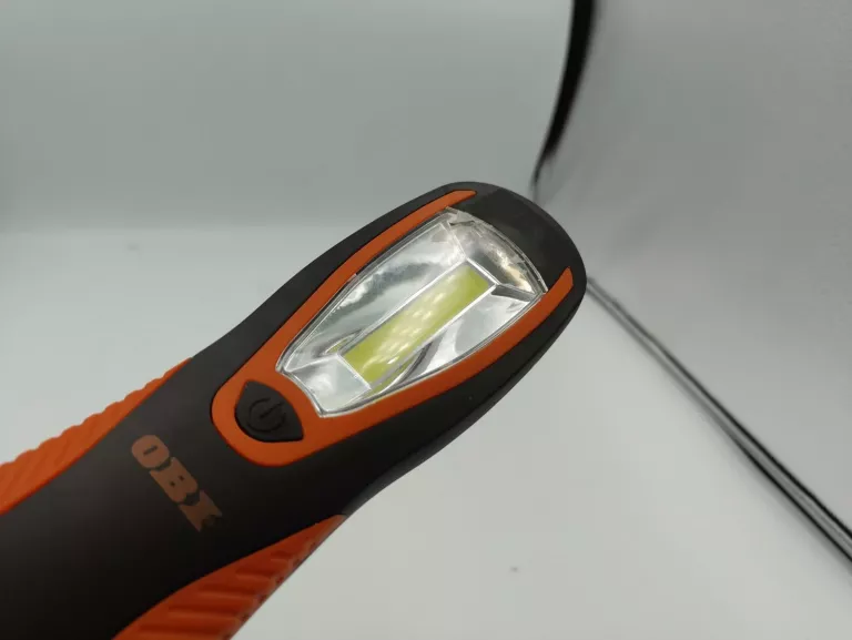 LATARKA LED OBI Z MAGNEZEM I WIESZAKIEM