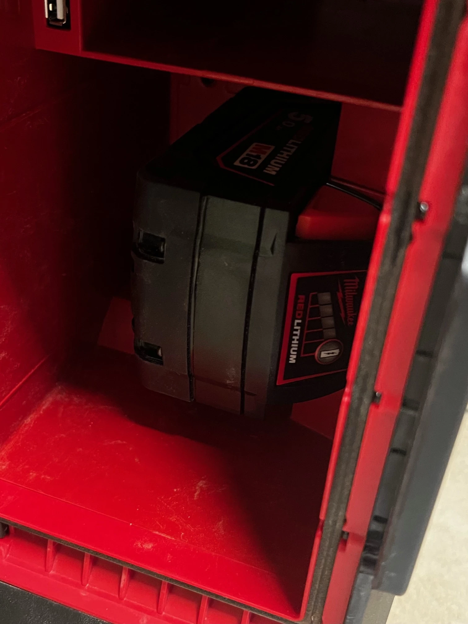 radio-budowlane-milwaukee-m18-prcdab-aku5ah-gwarancja-marka-milwaukee