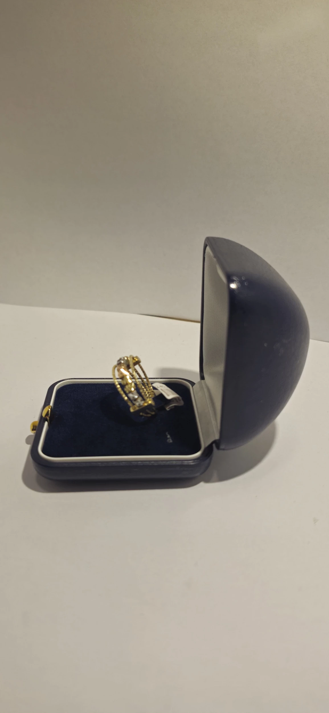 zloty-pierscionek-z-obracanymi-szescianami-585-315g-r-20-stan-uzywany