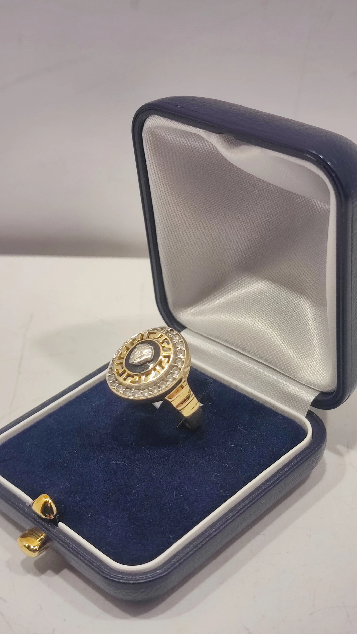 zloty-pierscionek-ogragly-z-meduza-585-451-r-17-stan-11323-2