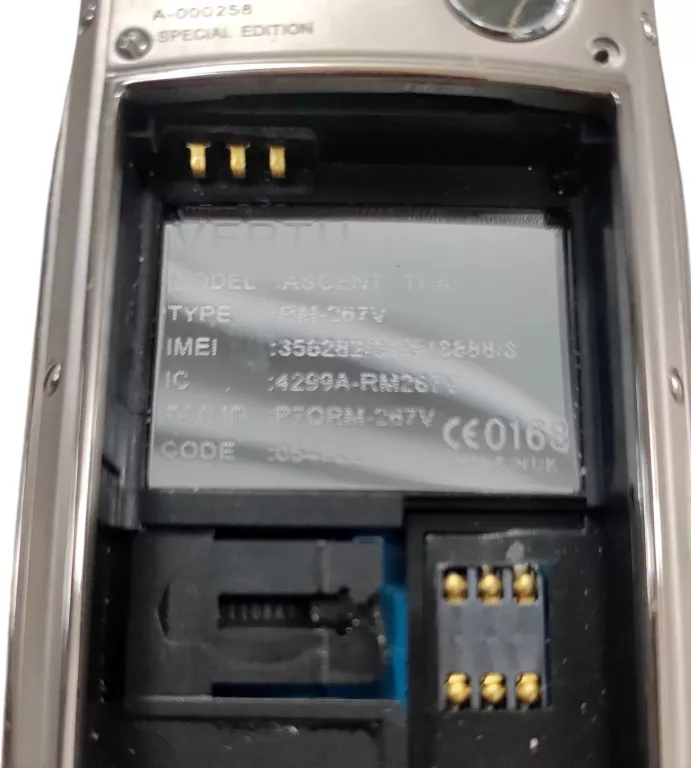 telefon-ferrari-stan-11323-2