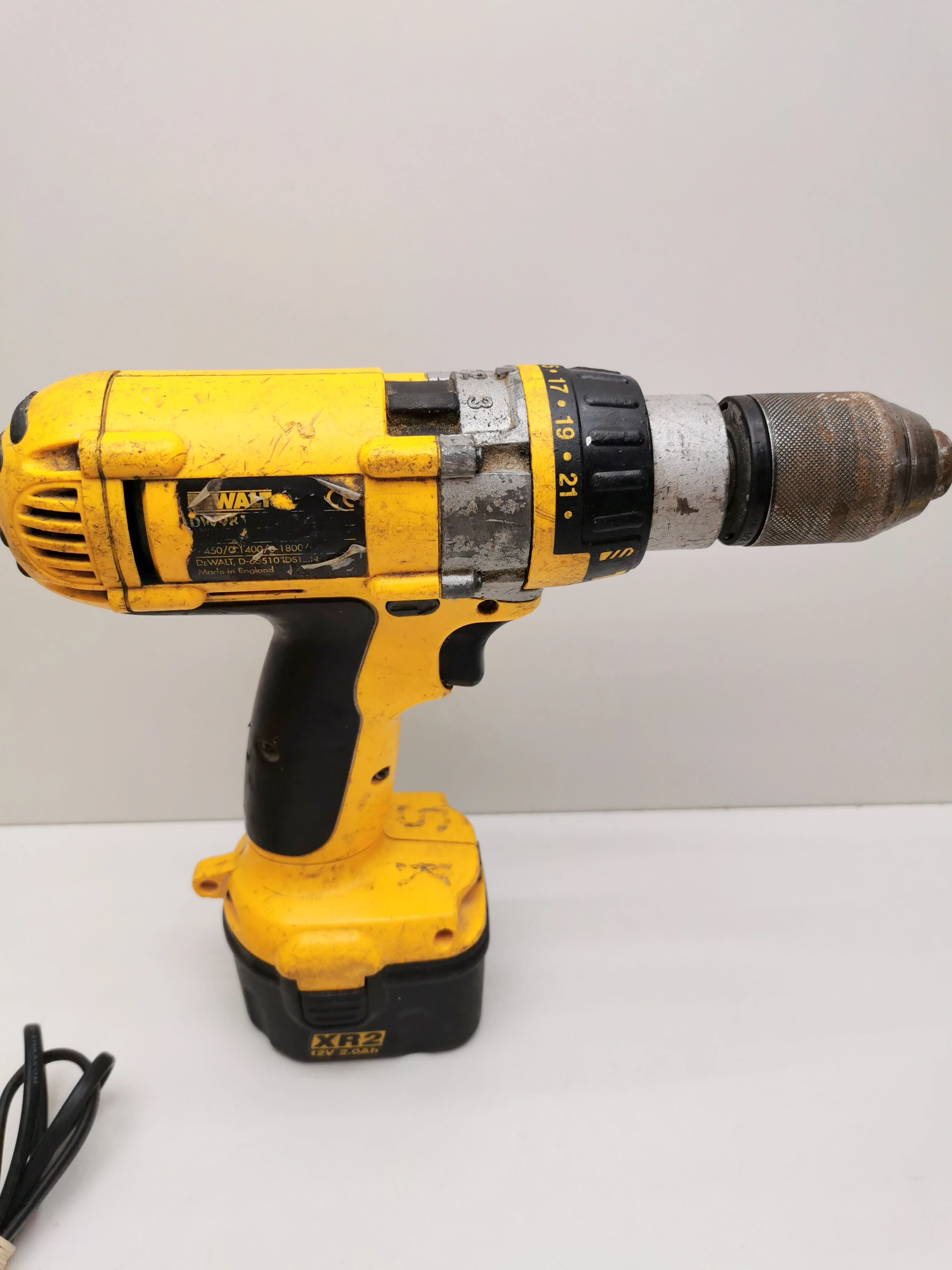 wkretarka-dewalt-dw-981-ladowarka-2-baterie-stan-uzywany