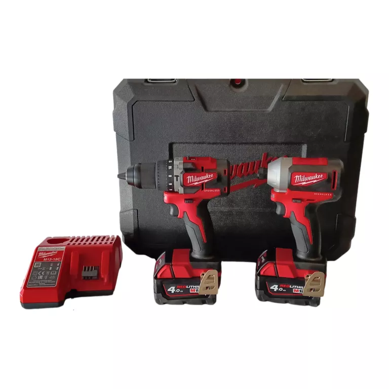 ZESTAW MILWAUKEE M18 CBLPP2A-402C