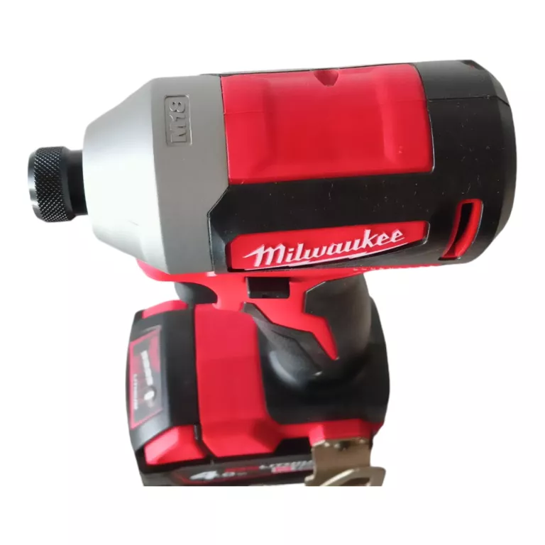ZESTAW MILWAUKEE M18 CBLPP2A-402C