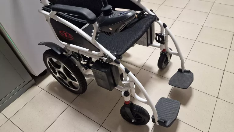 WÓZEK INWALIDZKI ELEKTRYCZNY AT52304 - ANTAR