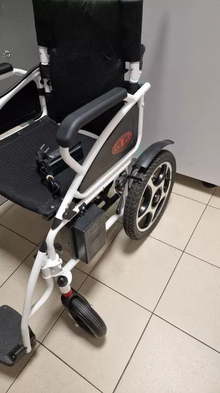 WÓZEK INWALIDZKI ELEKTRYCZNY AT52304 - ANTAR