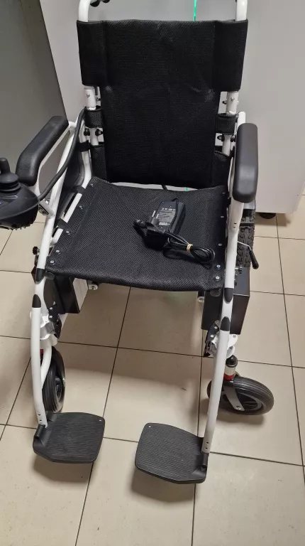 WÓZEK INWALIDZKI ELEKTRYCZNY AT52304 - ANTAR