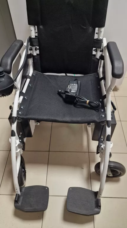 WÓZEK INWALIDZKI ELEKTRYCZNY AT52304 - ANTAR
