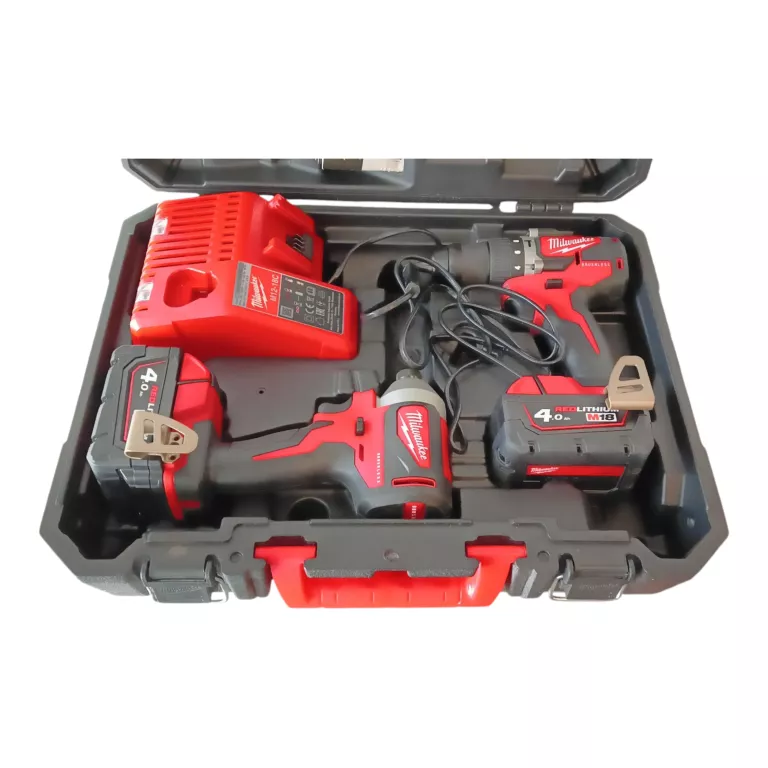 ZESTAW MILWAUKEE M18 CBLPP2A-402C