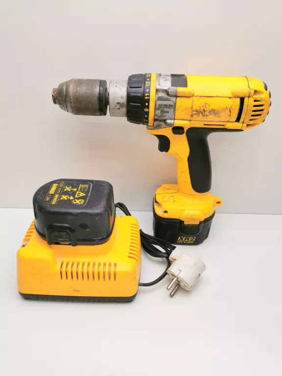 wkretarka-dewalt-dw-981-ladowarka-2-baterie-gen-augusta-emila-fieldorfa-nila-2c-ostroleka