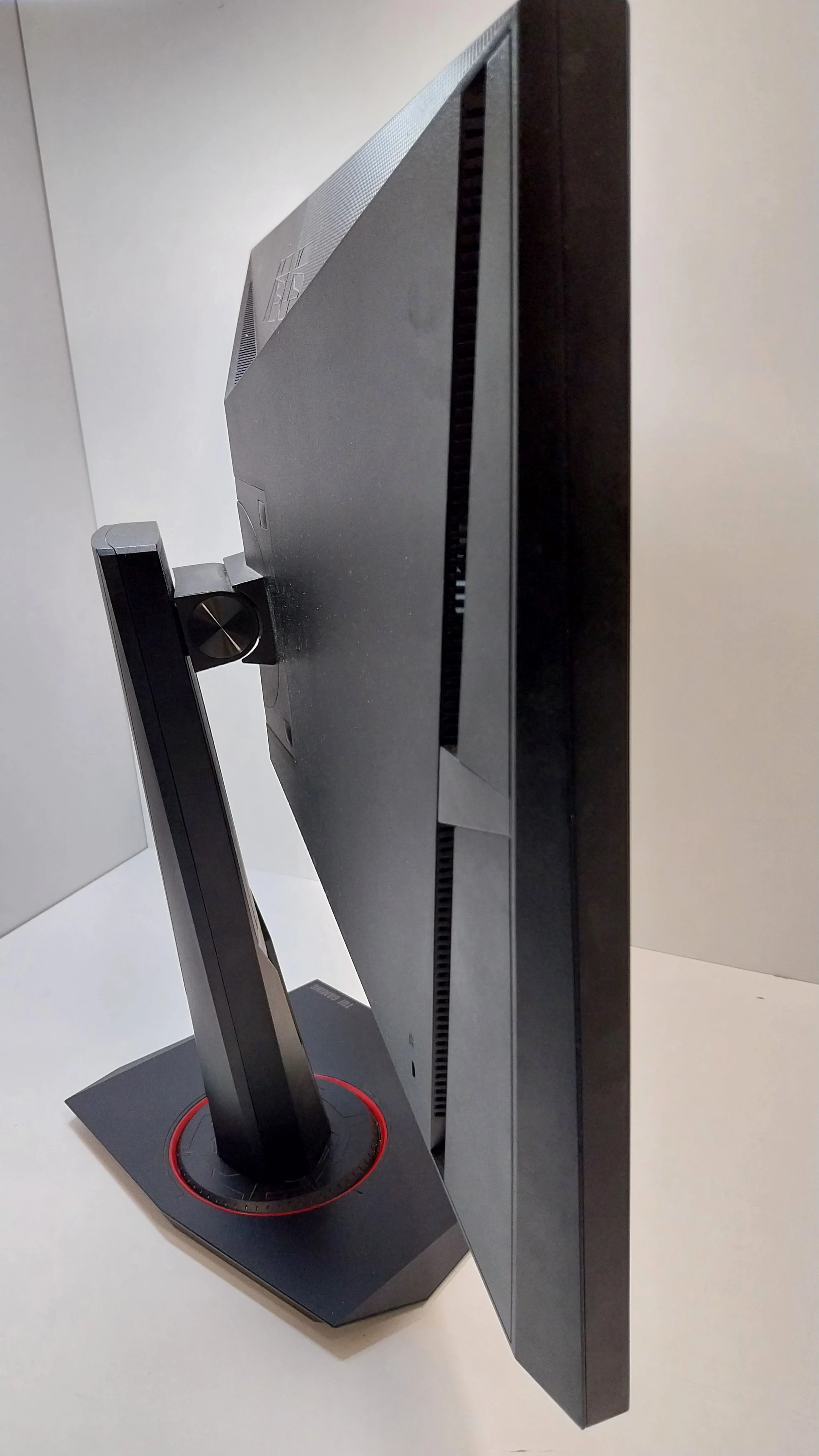 asus-vg27bq-tuf-gaming-zlacza-displayport