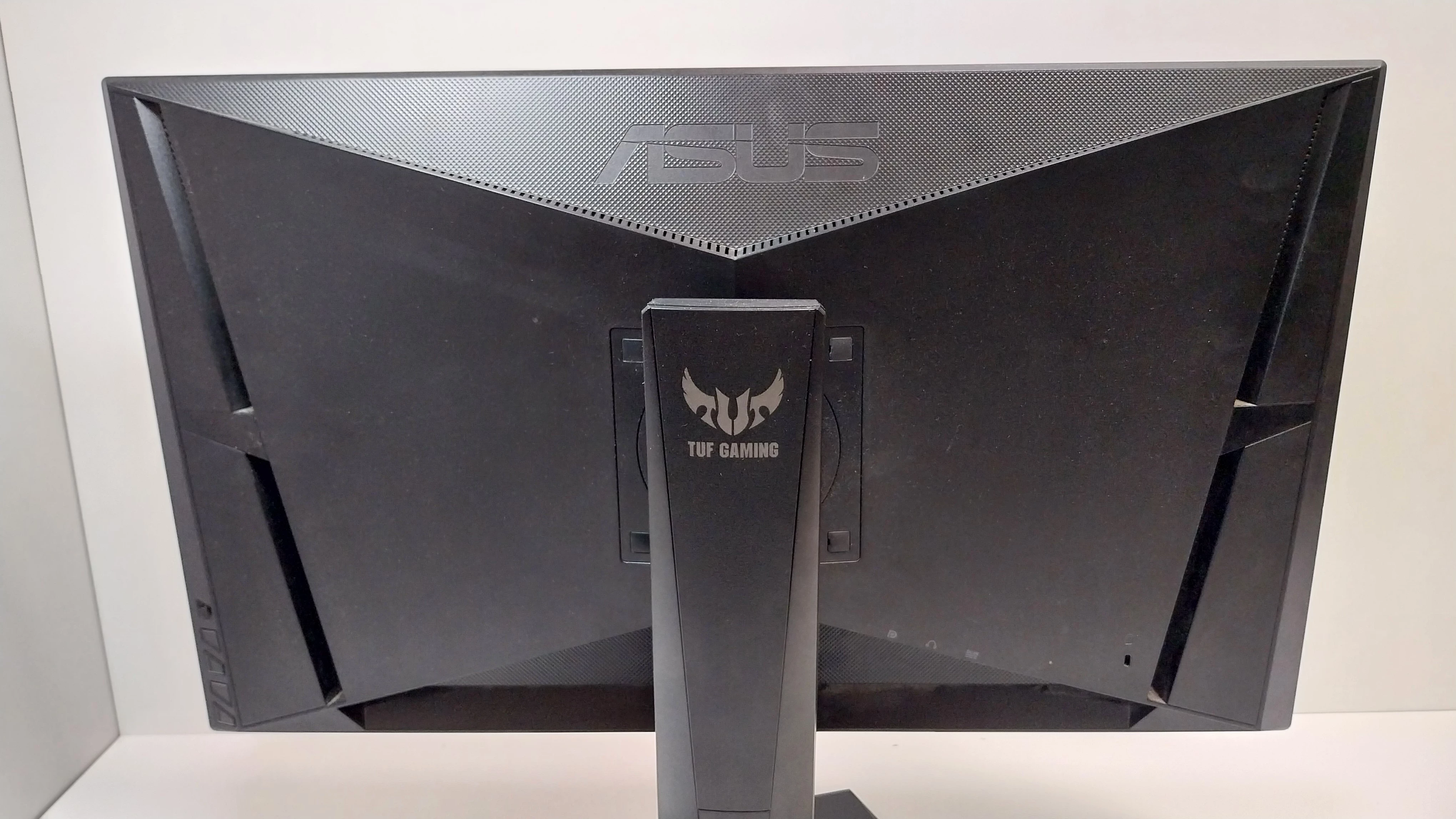 asus-vg27bq-tuf-gaming-stan-uzywany