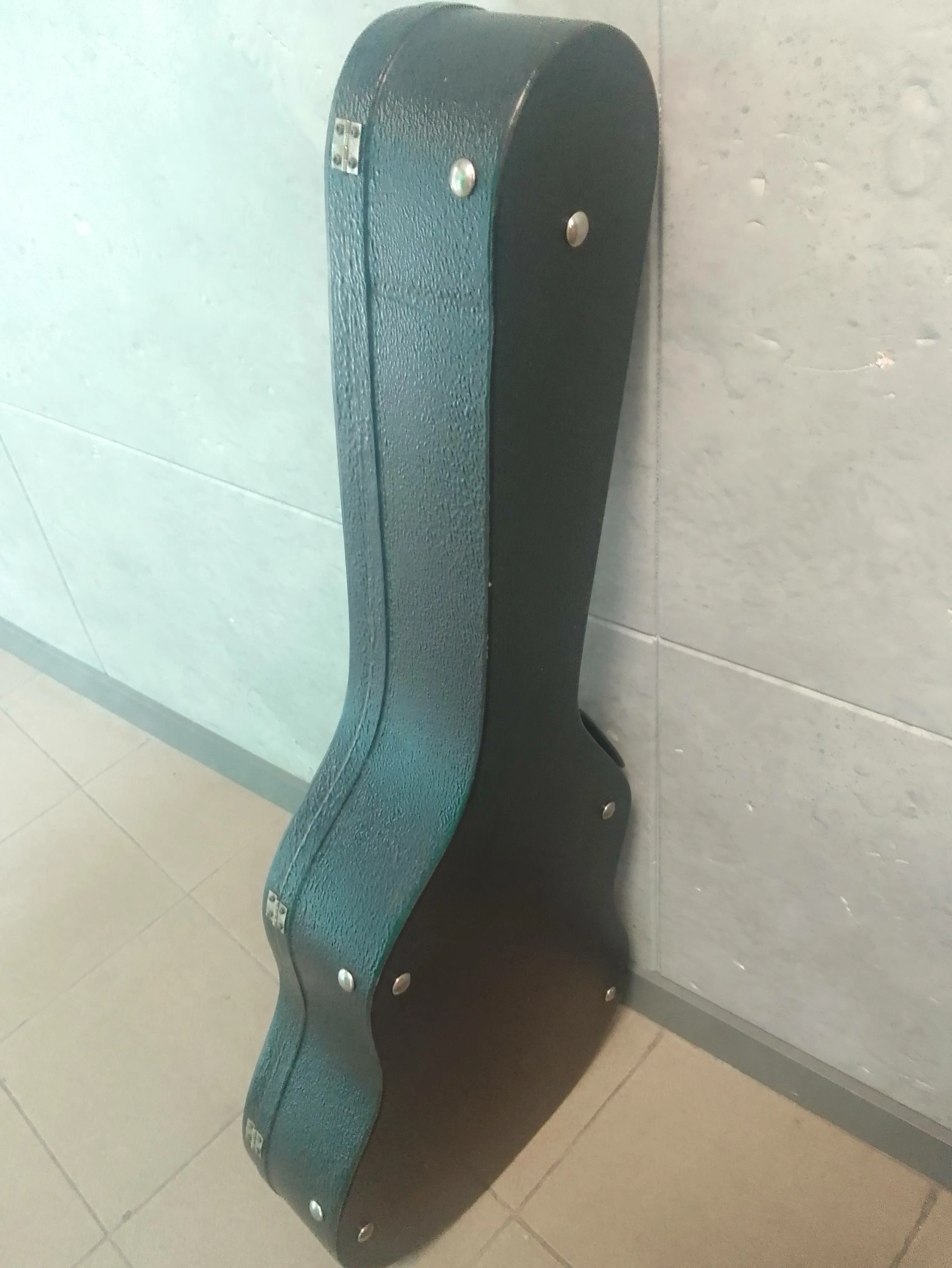 twardy-futeral-na-gitare-klasyczna-kod-producenta-123