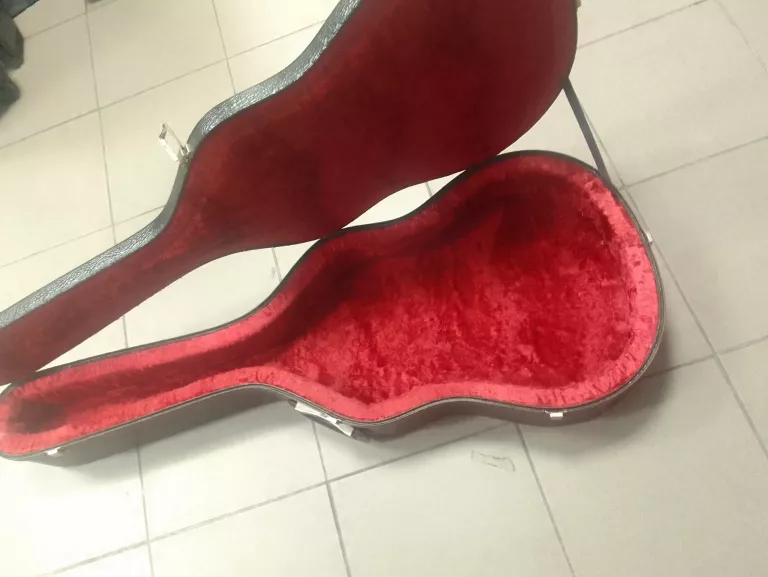 twardy-futeral-na-gitare-klasyczna-dworcowa-26-bytom