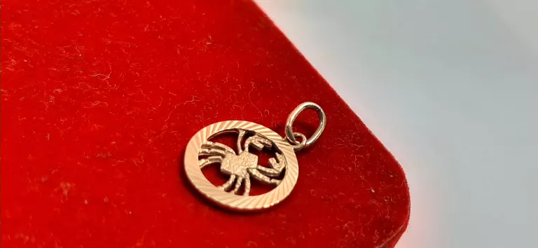 ZŁOTA ZAWIESZKA RAK 0,86 GR 585