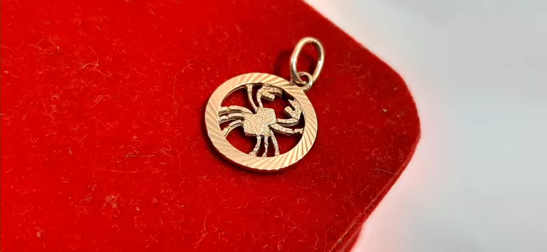 ZŁOTA ZAWIESZKA RAK 0,86 GR 585