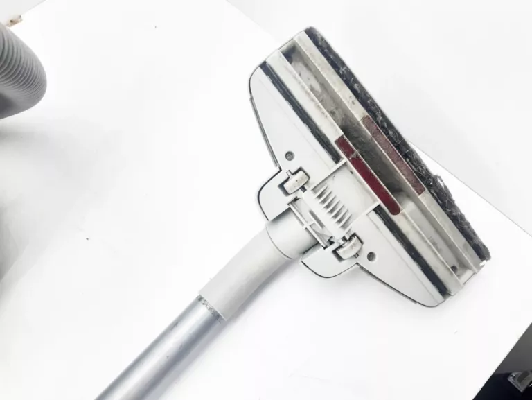ODKURZACZ ELEKTROULX ERGOMINI 1600W