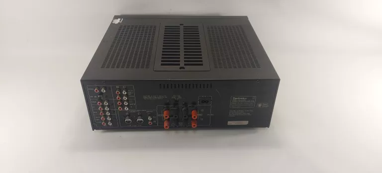 WZMACNIACZ TECHNICS SU-VX800