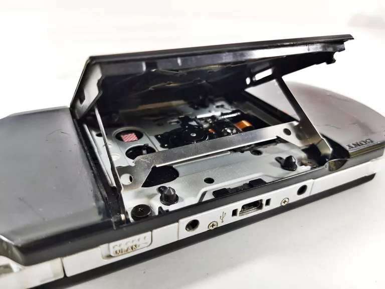 KONSOLA SONY PSP 3004 + ETUI