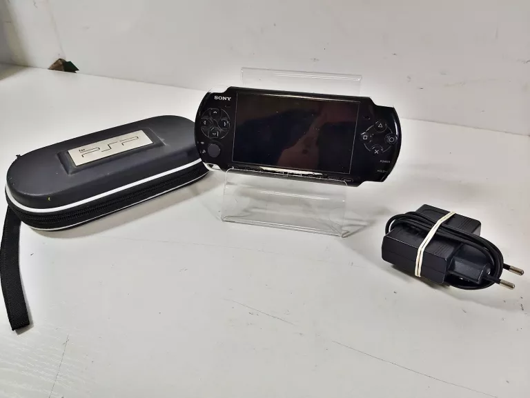 KONSOLA SONY PSP 3004 + ETUI