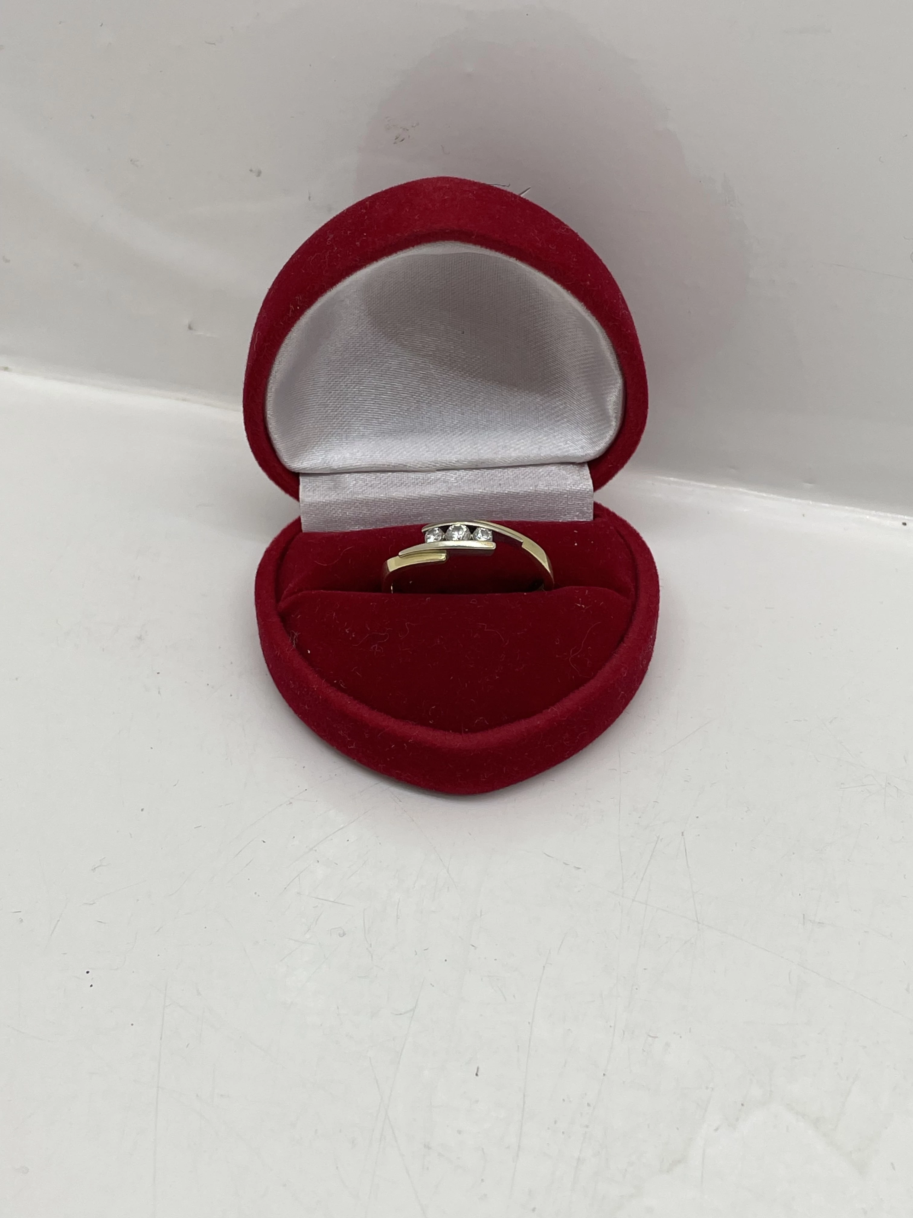 delikatny-zloty-pierscionek-p585-r18-215-g-stan-uzywany