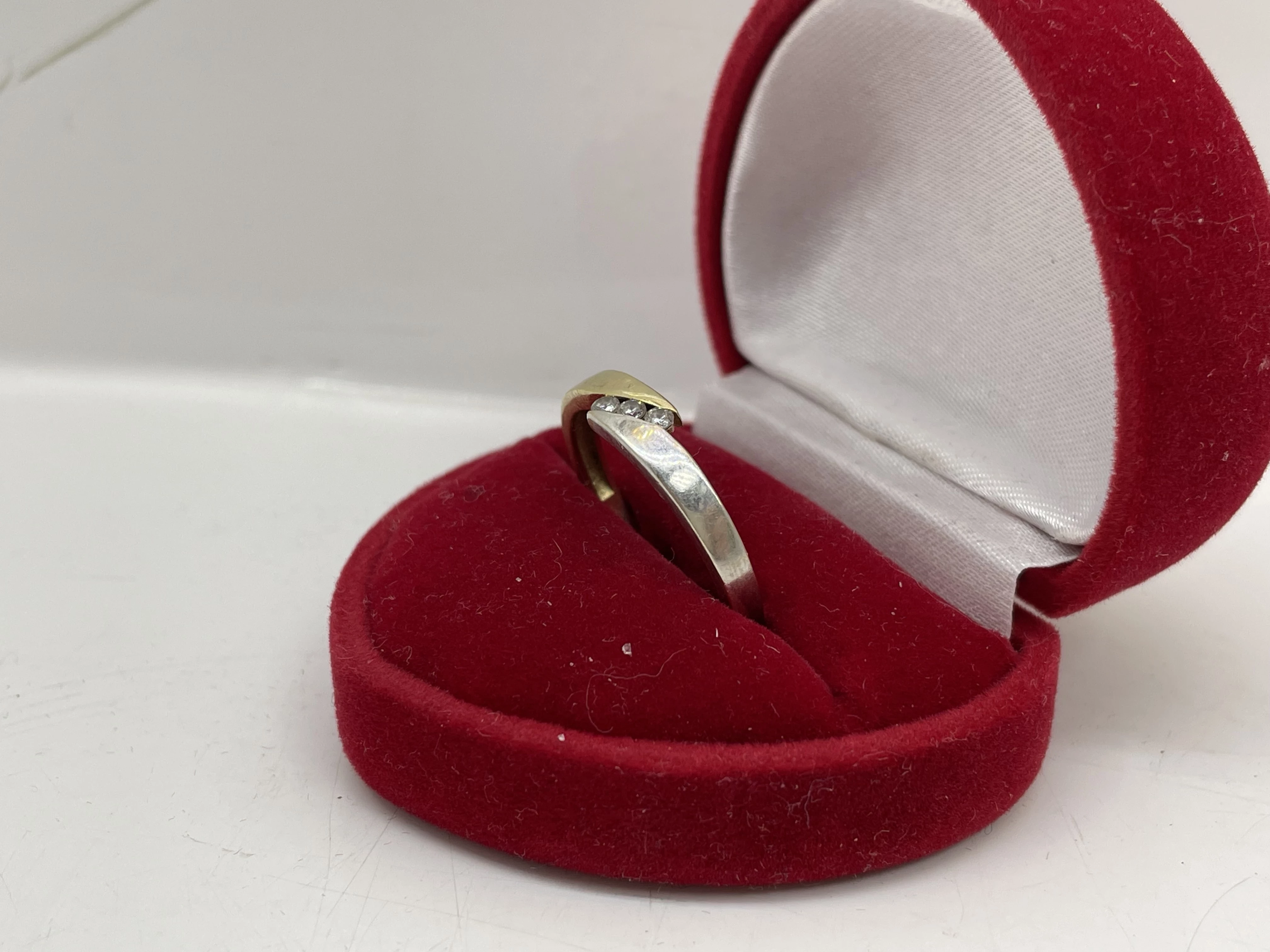 delikatny-zloty-pierscionek-p585-r19-205-g-stan-uzywany