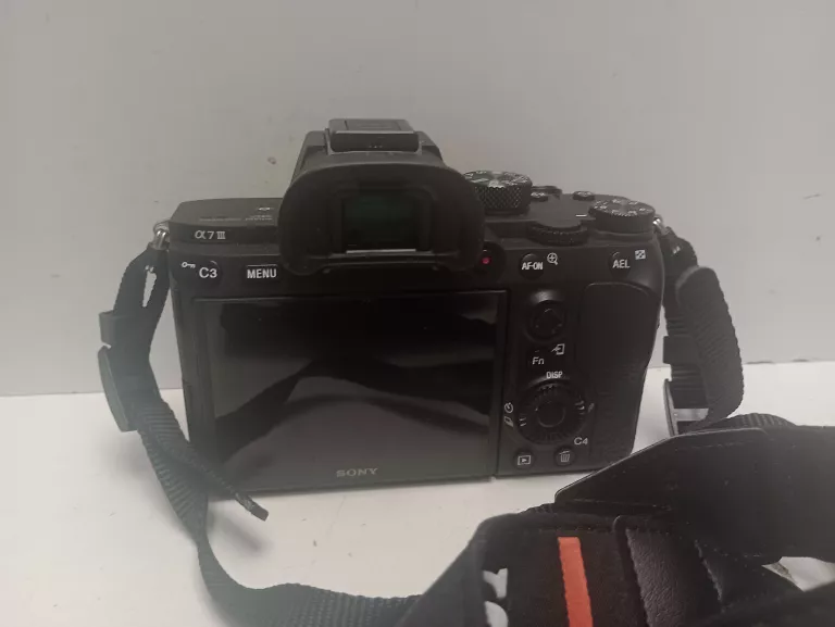 APARAT FOTOGRAFICZNY SONY ALPHA A7 III GW. DO 11.2025 BEZLUSTERKOWIEC