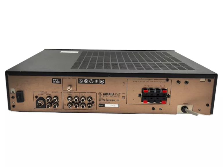 AMPLITUNER YAMAHA MODEL R-30