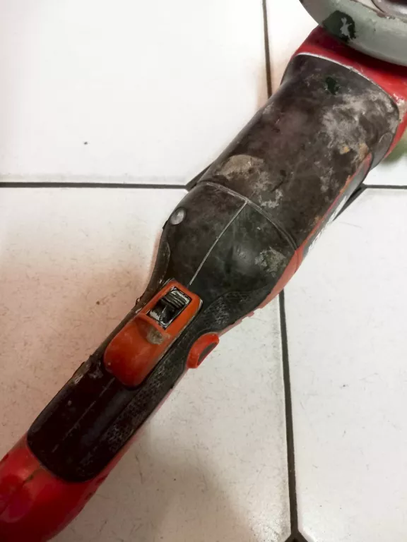 SZLIFIERKA KĄTOWA BLACK DECKER KG1200