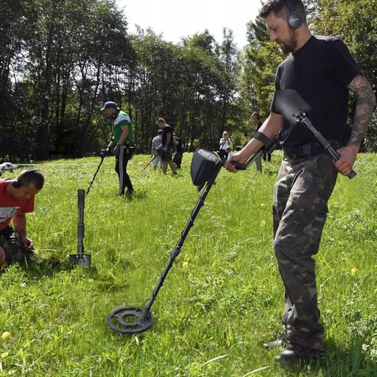 SUPER TANI WYKRYWACZ METALU DETEKTOR ANEKEN GC-1020 DUŻY ZESTAW + ŁOPATKA