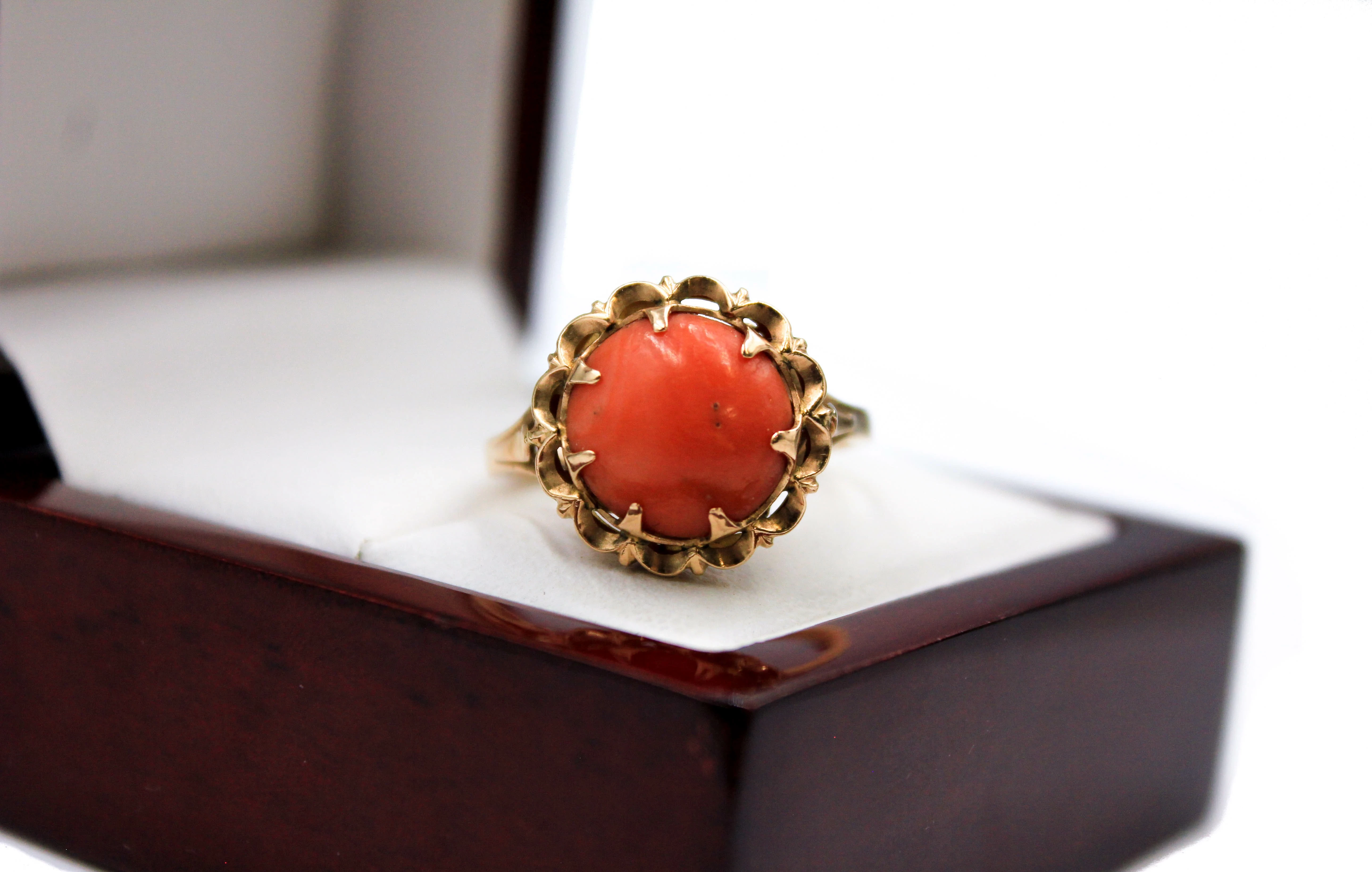 zloty-pierscionek-z-koralem-56-g-r-23-stan-11323-2