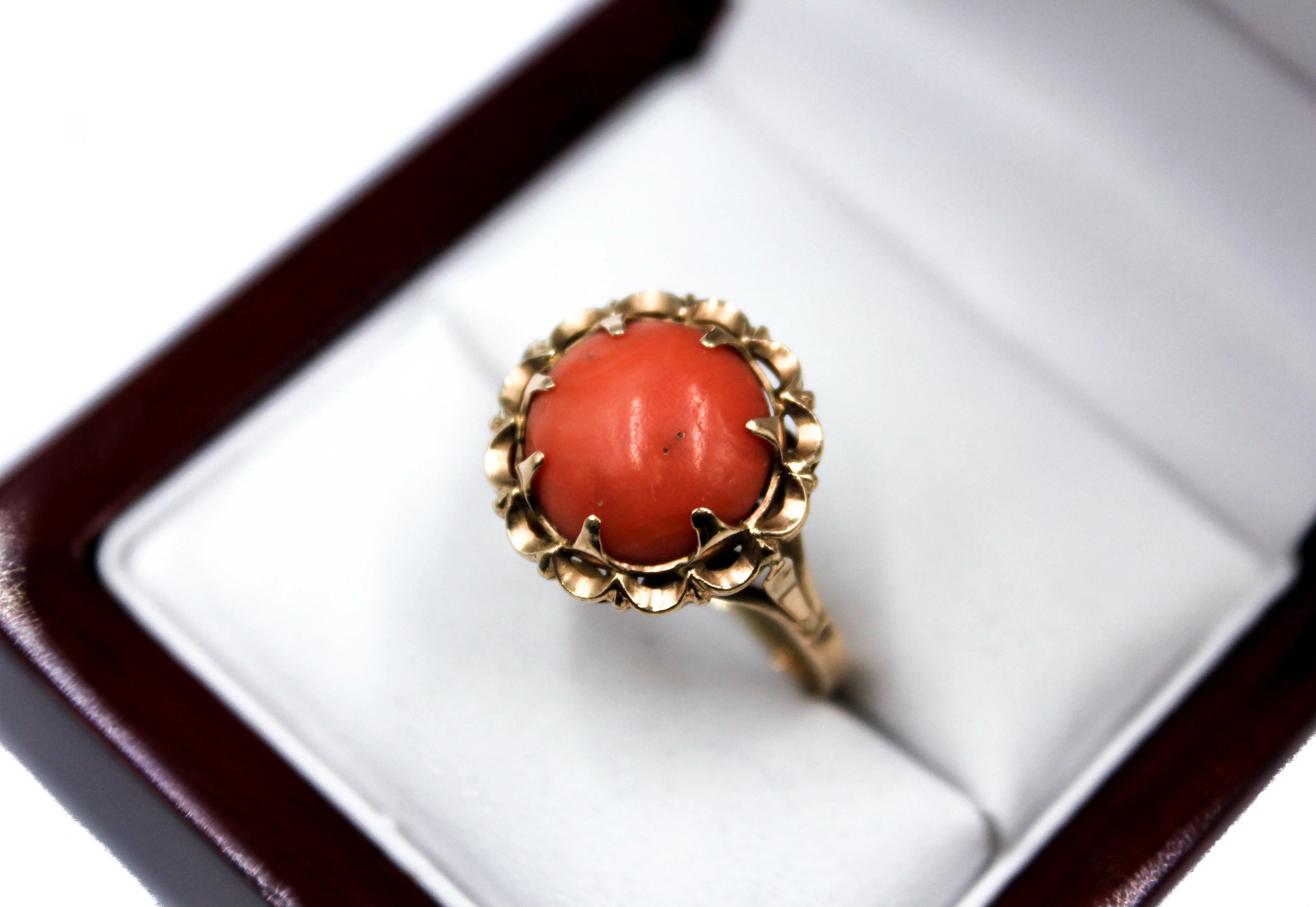 zloty-pierscionek-z-koralem-56-g-r-23-pl-zygmunta-starego-17-sc-grodzisk