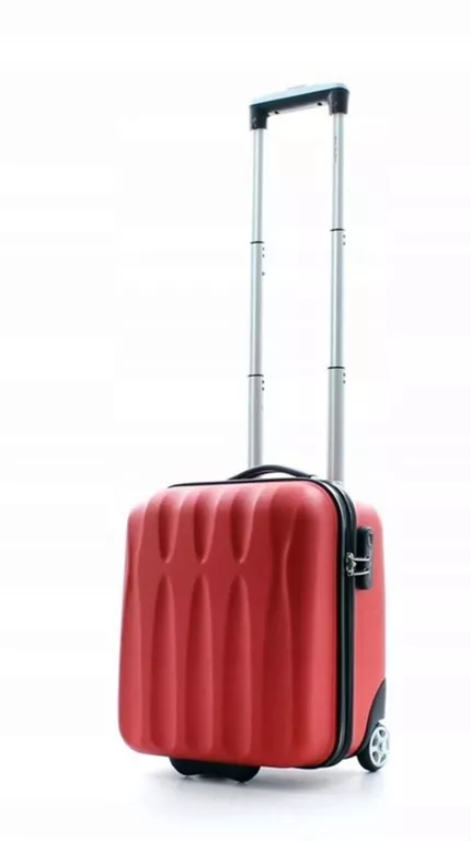 wytrzymala-mala-czerwona-walizka-na-2-kolach-z-abs-bubule-na-krotki-wyjazd-plac-3-maja-6-sj-luban-kamp
