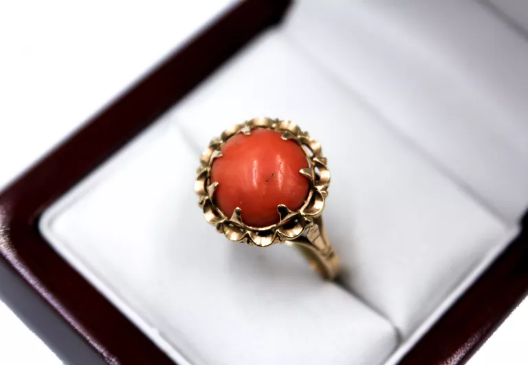 zloty-pierscionek-z-koralem-56-g-r-23-pl-zygmunta-starego-17-sc-grodzisk