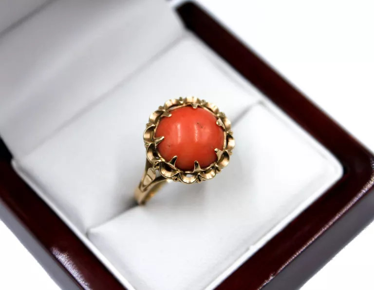 zloty-pierscionek-z-koralem-56-g-r-23-marka-226434-1704211