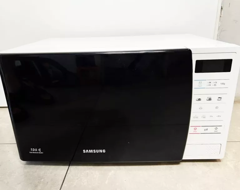 KUCHENKA MIKROFALOWA SAMSUNG ME731K