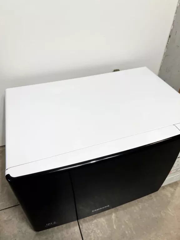 KUCHENKA MIKROFALOWA SAMSUNG ME731K