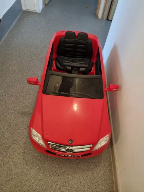 AUTO NA AKUMULATOR Z PILOTEM