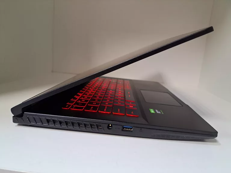 LAPTOP MSI GF63 THIN 10SCXR / I5-10 GEN / 8GB RAM / 512GB SSD / GTX 1650