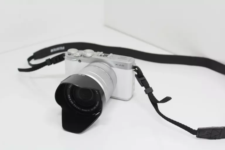 aparet-fujifilm-x-a2-obiektyw-16-50mm-135-56-ois-w-zestawie-korpus-obiektyw