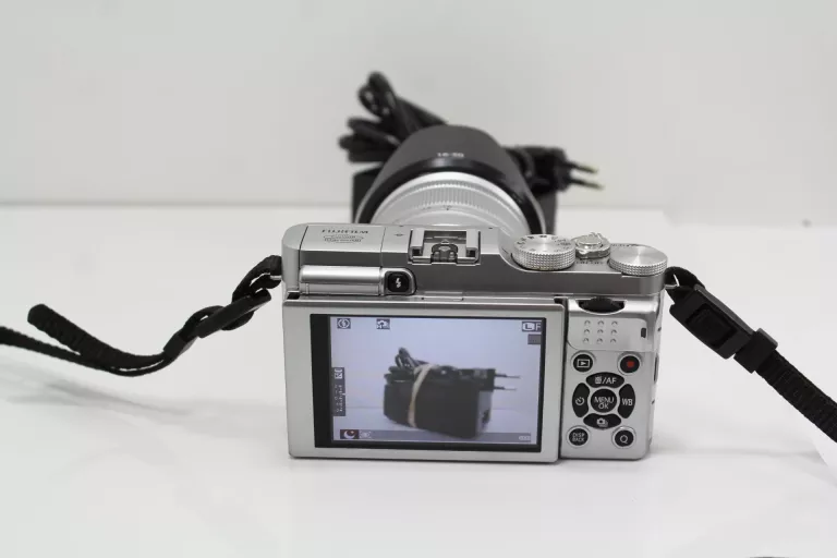 aparet-fujifilm-x-a2-obiektyw-16-50mm-135-56-ois-ean-gtin-4547410298505