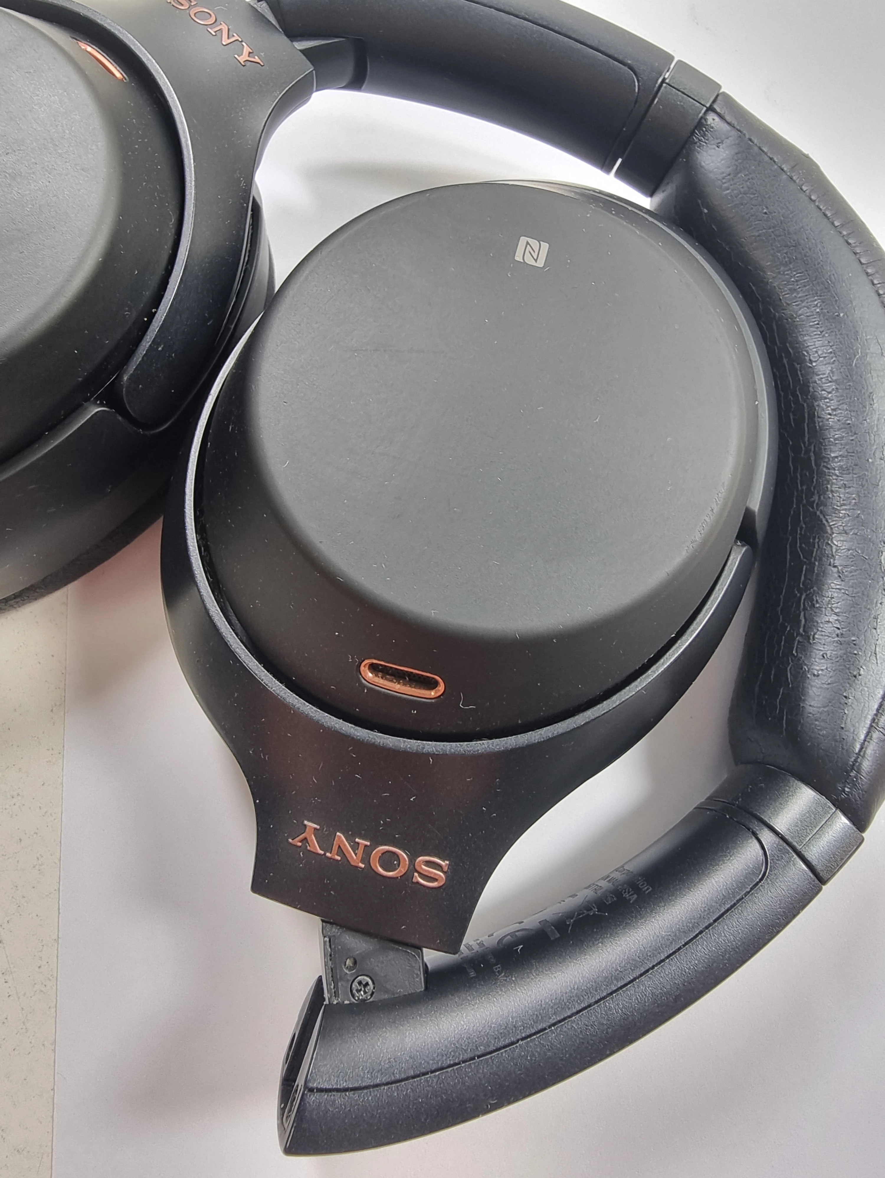 sluchawki-sony-wh-1000xm3-marka-sony