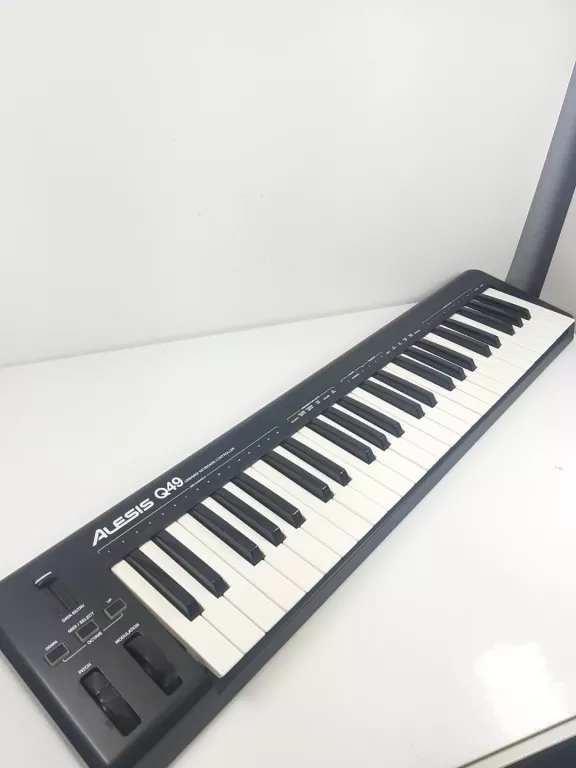KEYBOARD ALESIS Q49