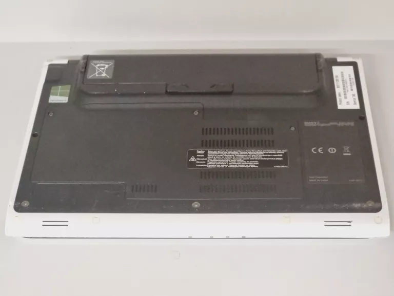 LAPTOP SONY VAIO SVE111B11M /AMD E2-1800 /4RAM/500HDD + ŁADOWARKA