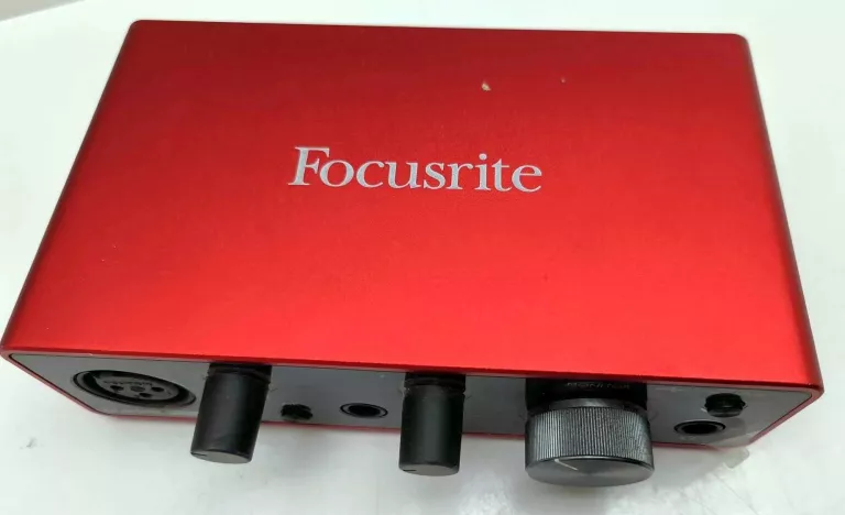 INTERFEJS FOCUSRITE SCARLETT SOLO 3-GEN KOMPLET