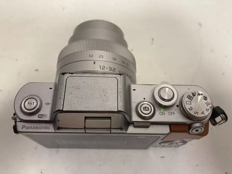 PANASONIC LUMIX DMC-GF7 + OBIEKTYW LUMIX G VARIO 12-32 MEGA OIS+ ŁAD DO AK