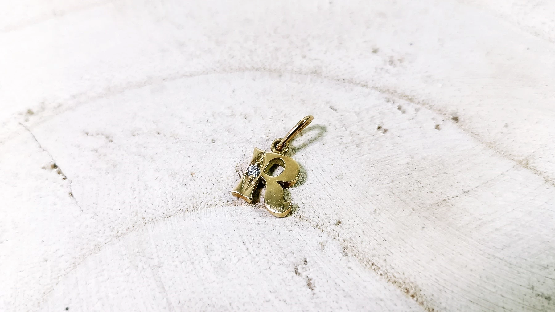 zlota-zawieszka-literka-r-z-cyrkonia-120g-583p-kamien-17088-524288