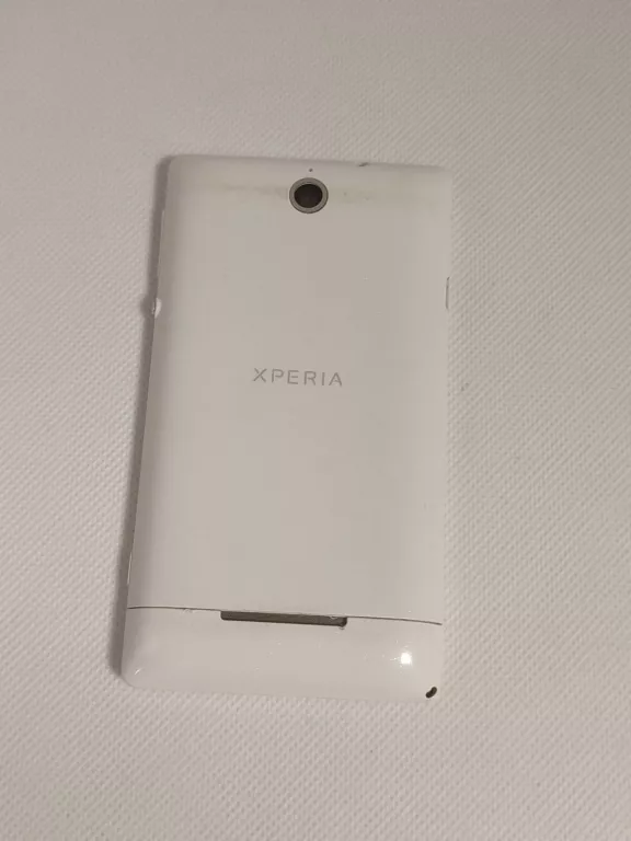 TELEFON SONY XPERIA C1505 I POWERBANK 20100