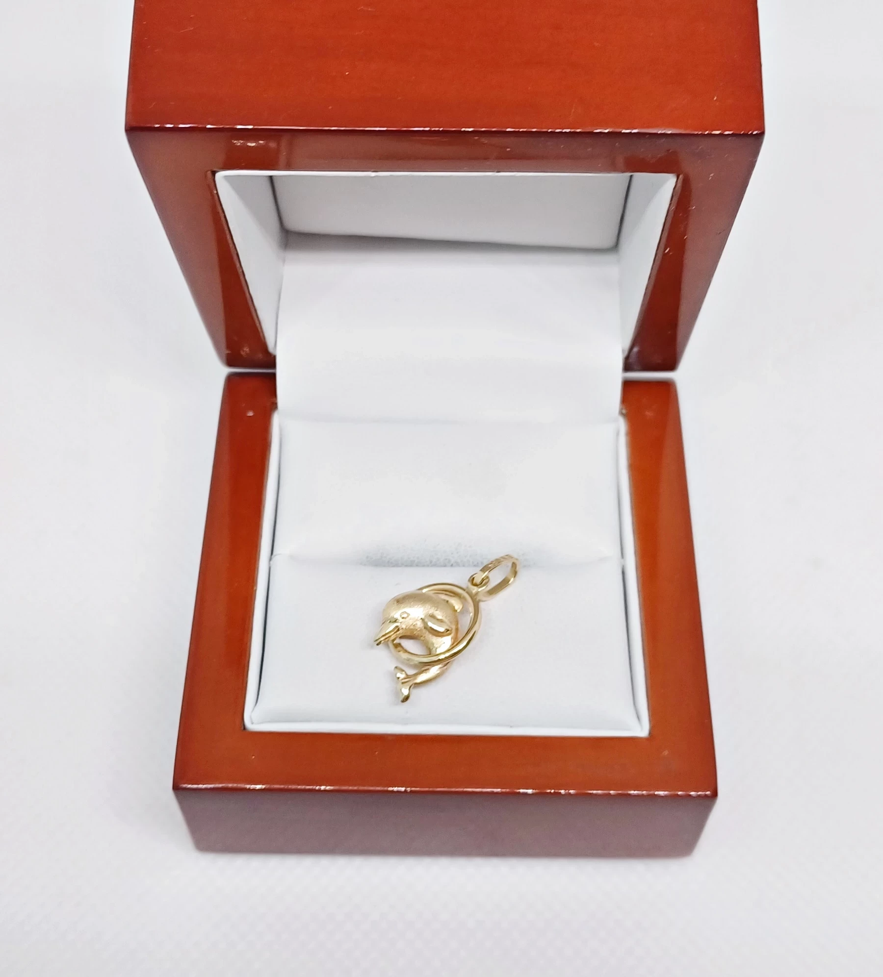 zlota-zawieszka-pr585-w132-targowa-32-warszawa