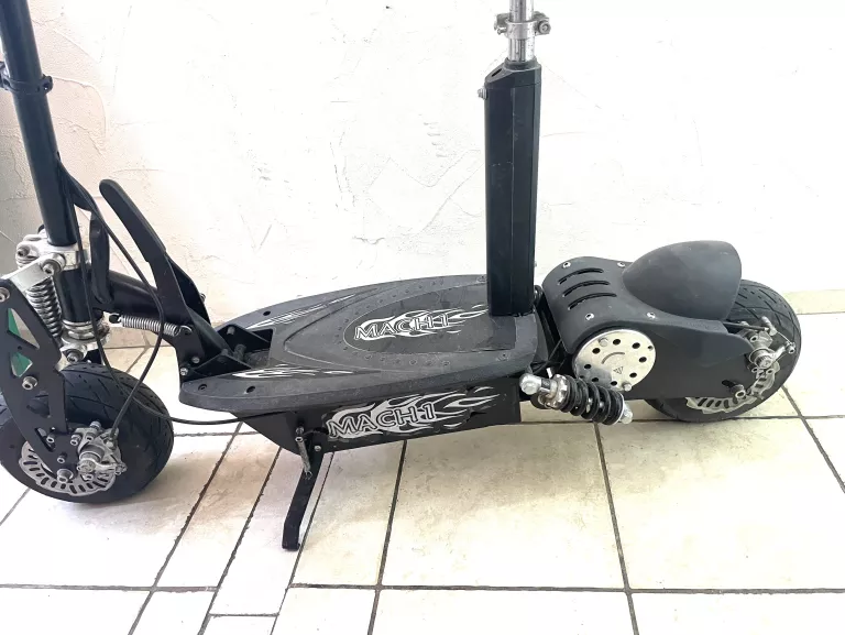 hulajnoga-elektryczna-mach-1-ladowarka-waga-1